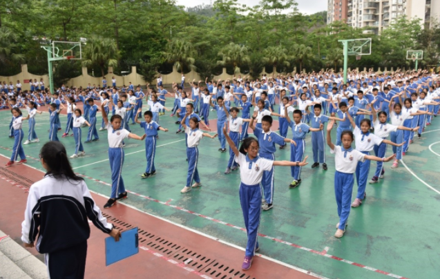 减轻课业负担促进学生全面发展研讨会采用人机协同议课形式